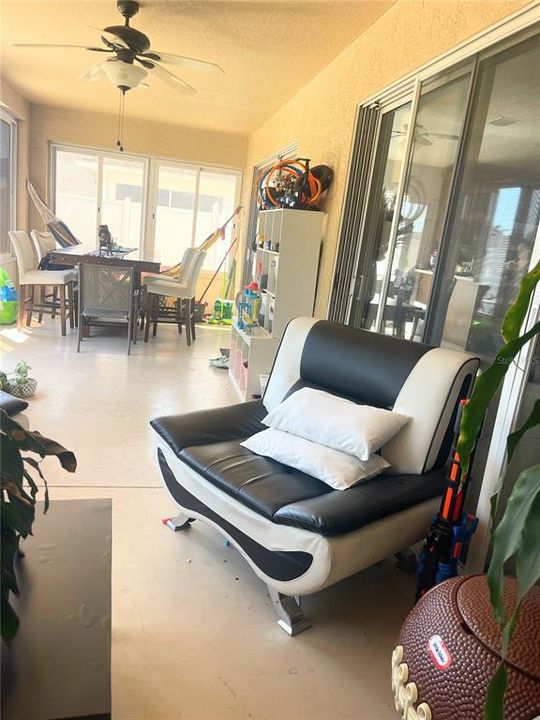 На продажу: $254,900 (3 спален, 2 ванн, 1994 Квадратных фут)