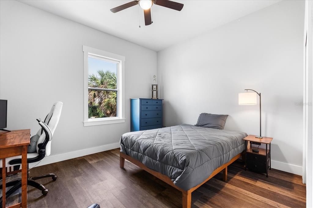 For Sale: $899,000 (5 beds, 2 baths, 3200 Square Feet)