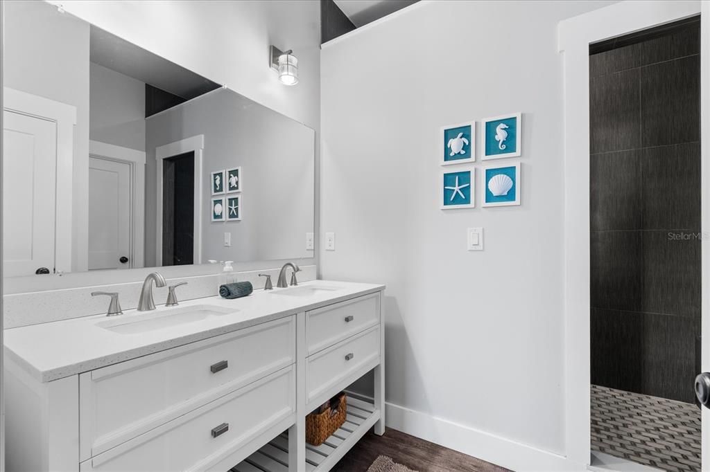 For Sale: $899,000 (5 beds, 2 baths, 3200 Square Feet)