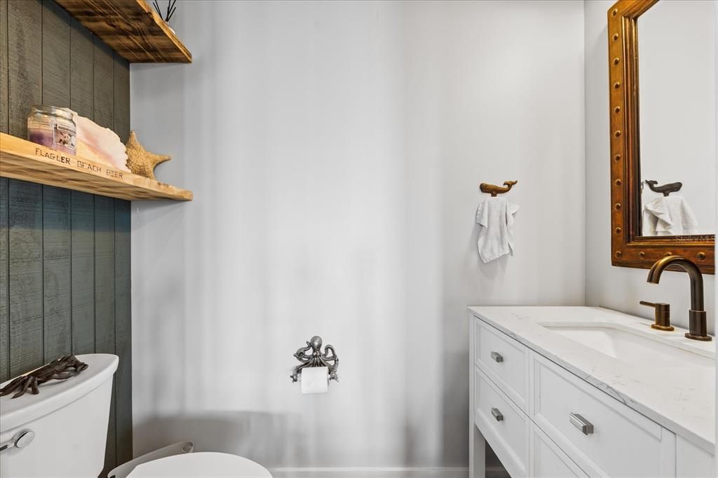 For Sale: $899,000 (5 beds, 2 baths, 3200 Square Feet)