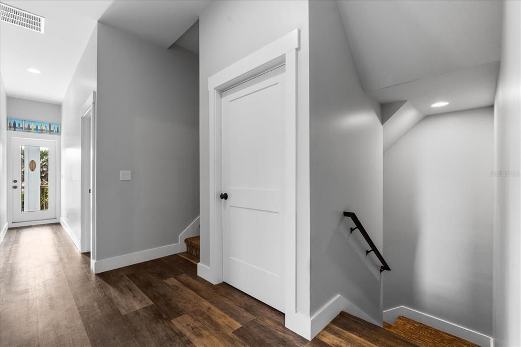 For Sale: $899,000 (5 beds, 2 baths, 3200 Square Feet)