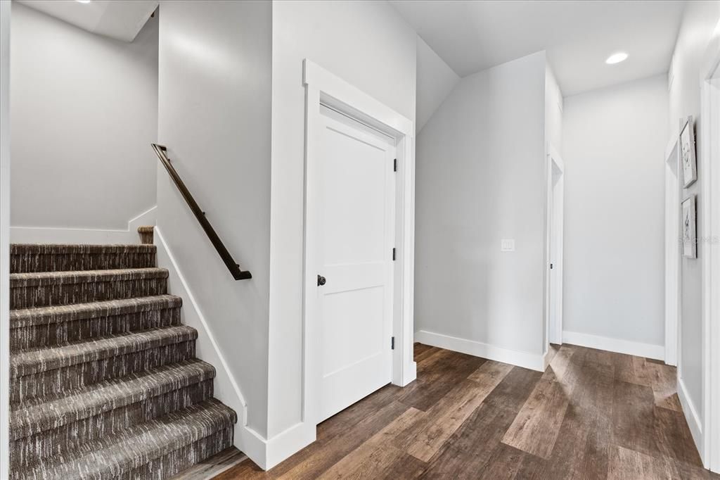 For Sale: $899,000 (5 beds, 2 baths, 3200 Square Feet)