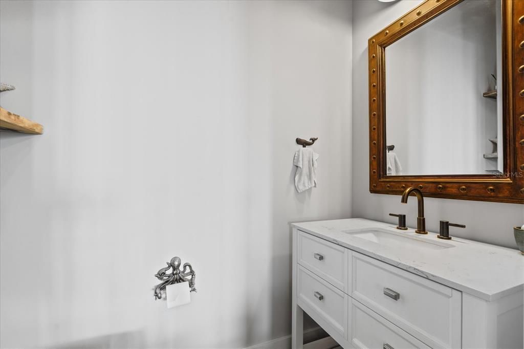 For Sale: $899,000 (5 beds, 2 baths, 3200 Square Feet)