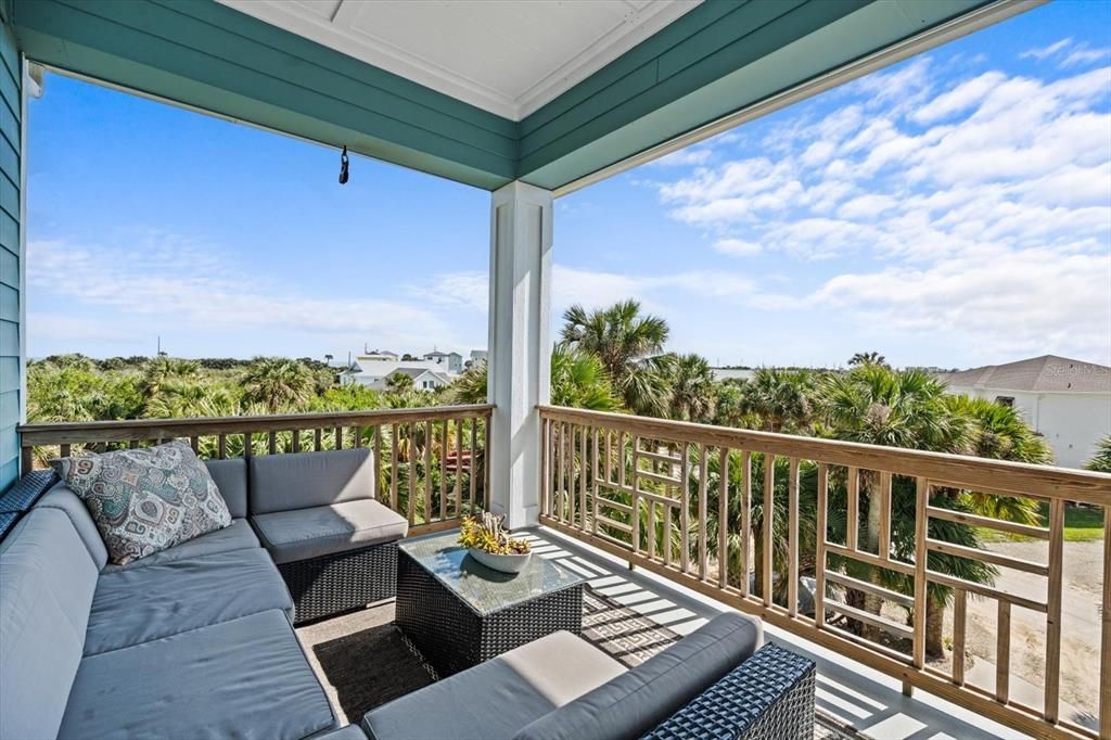 For Sale: $899,000 (5 beds, 2 baths, 3200 Square Feet)