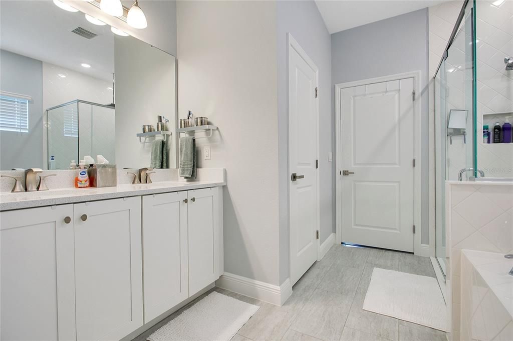 待售: $449,000 (4 贝兹, 2 浴室, 1890 平方英尺)