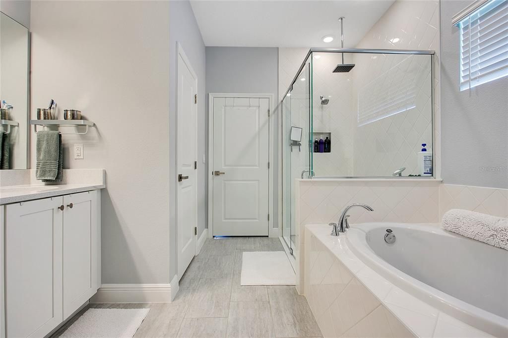 待售: $449,000 (4 贝兹, 2 浴室, 1890 平方英尺)