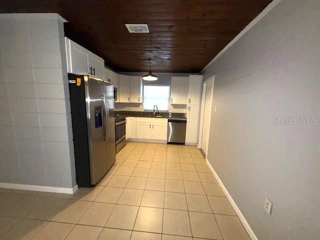 出租: $1,300 (2 贝兹, 1 浴室, 644 平方英尺)