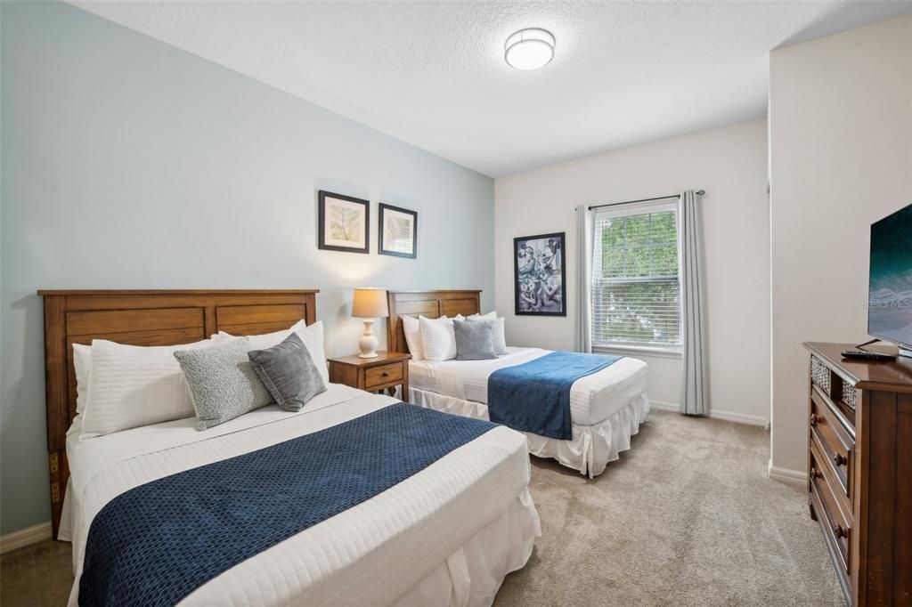 For Sale: $325,000 (3 beds, 2 baths, 1300 Square Feet)