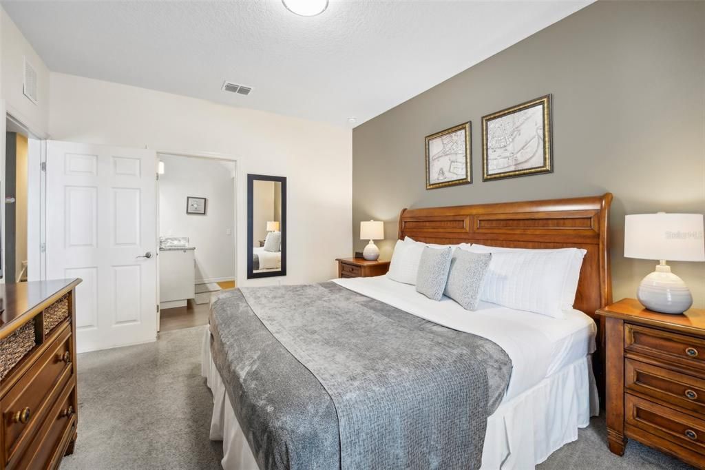 For Sale: $325,000 (3 beds, 2 baths, 1300 Square Feet)