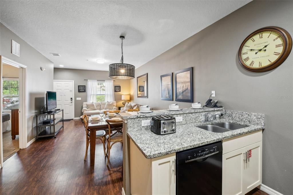 For Sale: $325,000 (3 beds, 2 baths, 1300 Square Feet)