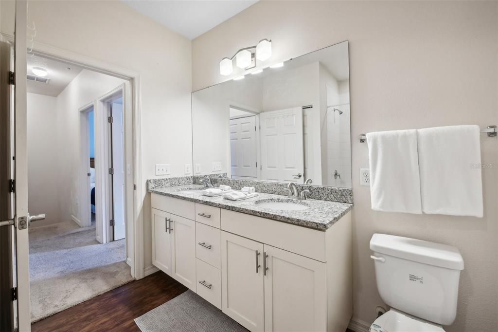 For Sale: $325,000 (3 beds, 2 baths, 1300 Square Feet)