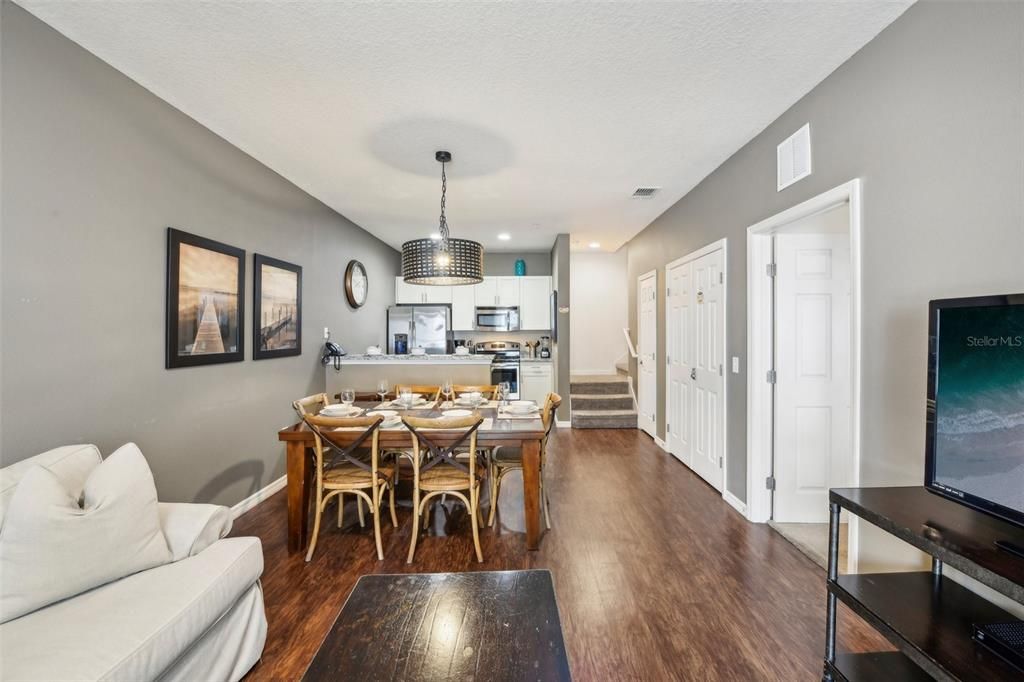 For Sale: $325,000 (3 beds, 2 baths, 1300 Square Feet)