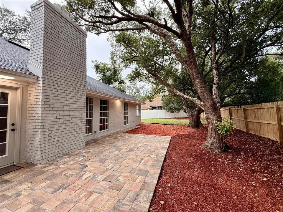 Под контрактом: $489,000 (4 спален, 2 ванн, 1798 Квадратных фут)