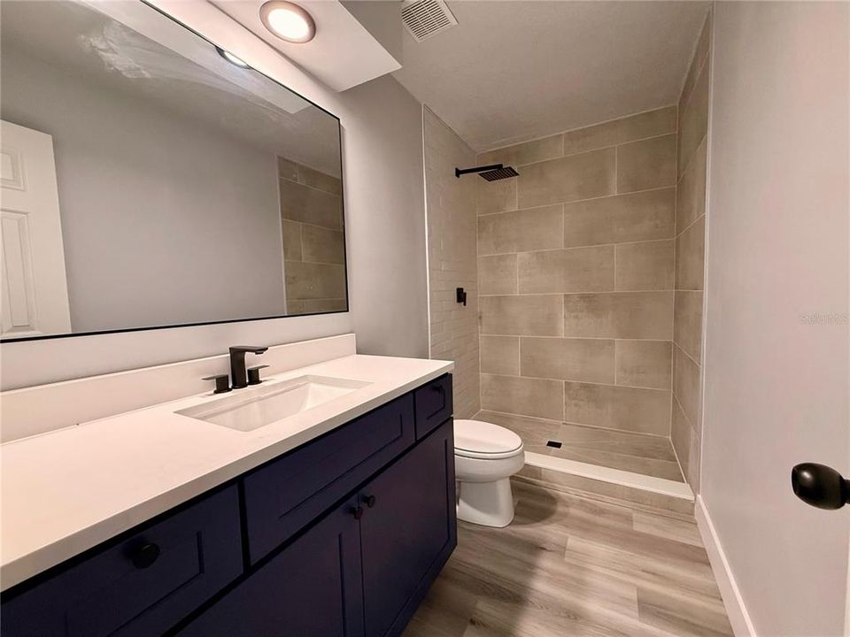 Под контрактом: $489,000 (4 спален, 2 ванн, 1798 Квадратных фут)