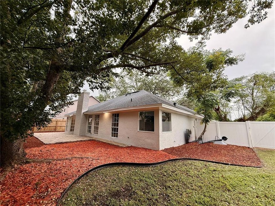 Под контрактом: $489,000 (4 спален, 2 ванн, 1798 Квадратных фут)