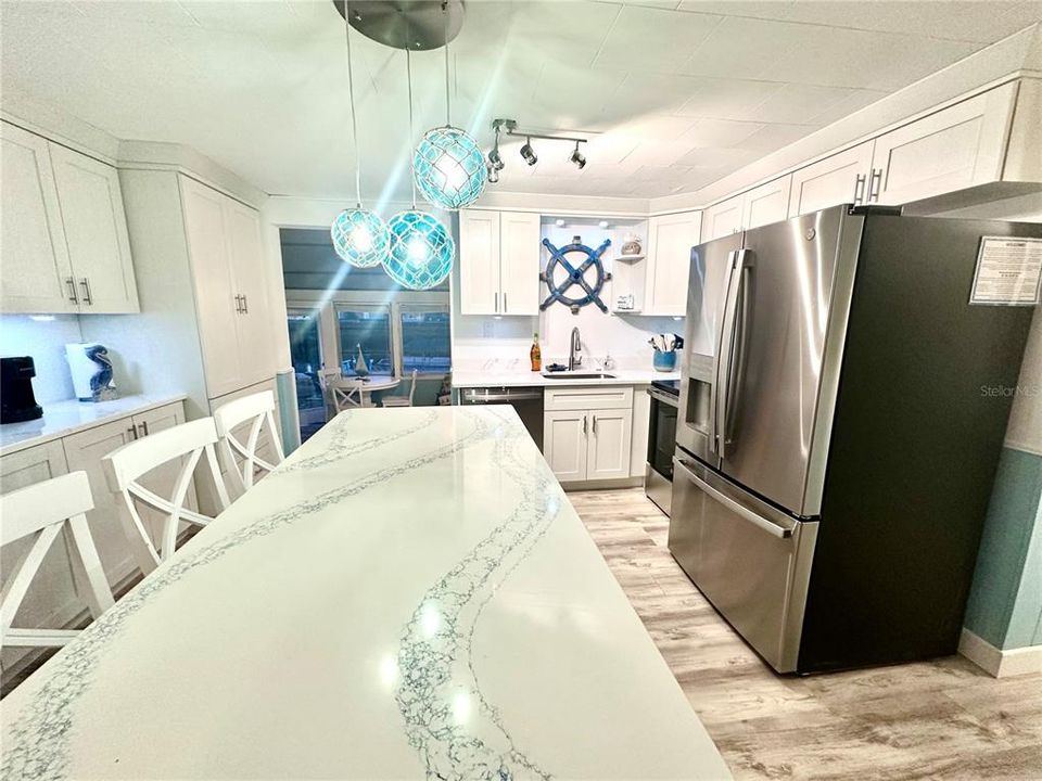 For Sale: $420,000 (2 beds, 1 baths, 1032 Square Feet)