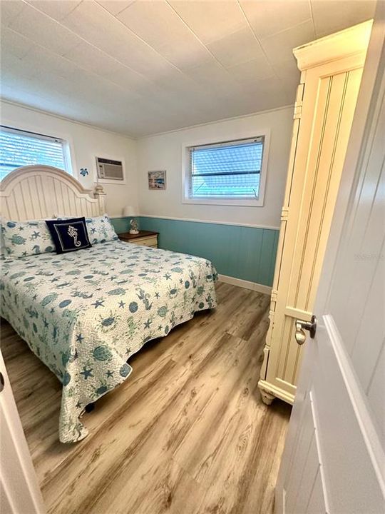 For Sale: $420,000 (2 beds, 1 baths, 1032 Square Feet)