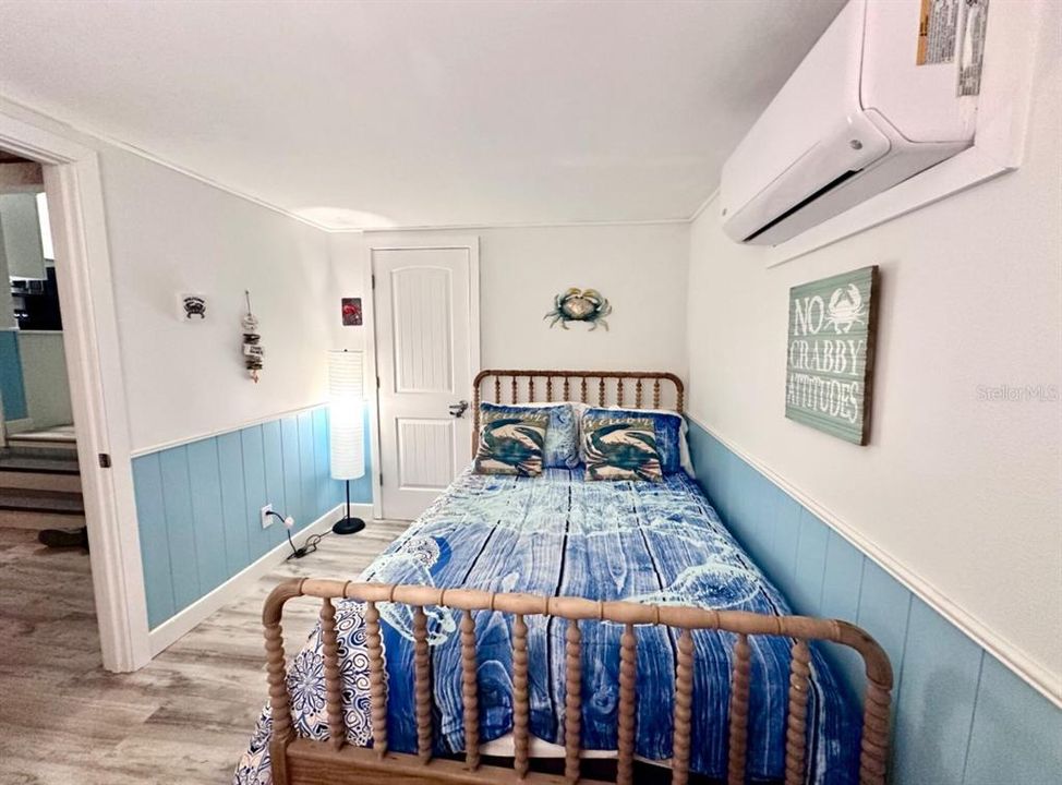 For Sale: $420,000 (2 beds, 1 baths, 1032 Square Feet)