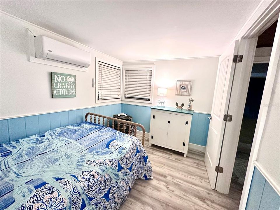 For Sale: $420,000 (2 beds, 1 baths, 1032 Square Feet)