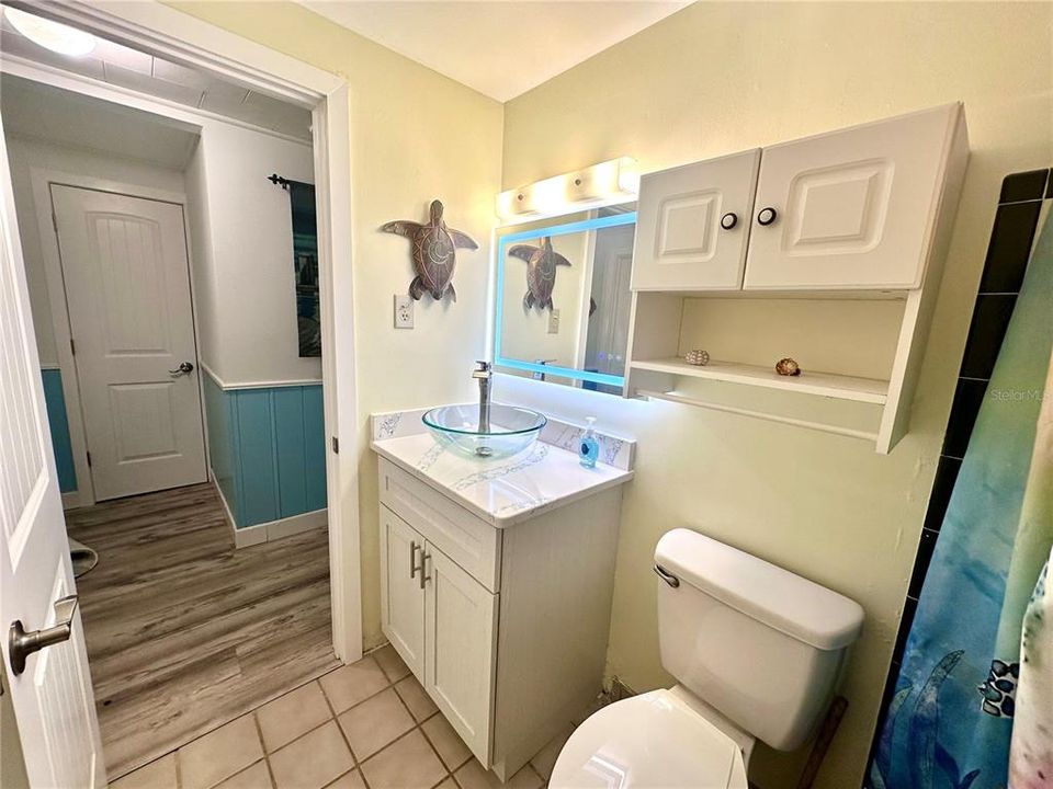 For Sale: $420,000 (2 beds, 1 baths, 1032 Square Feet)