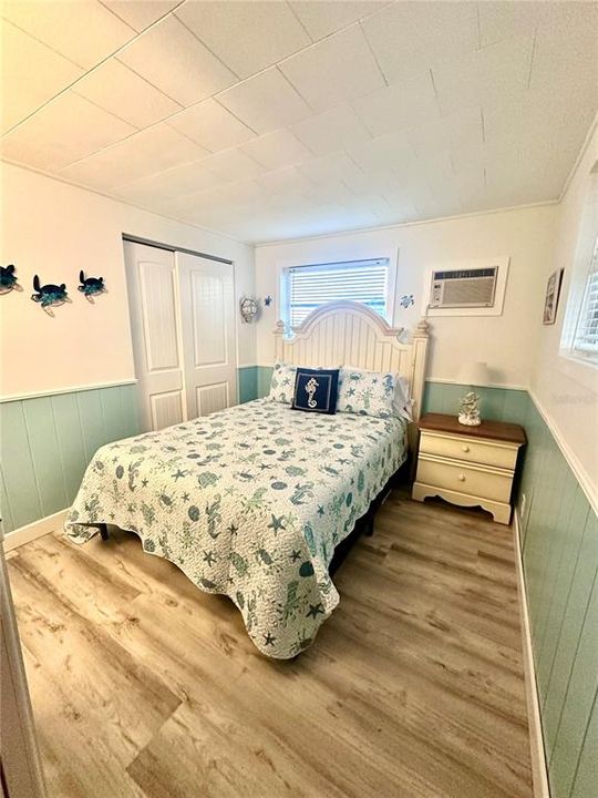 For Sale: $420,000 (2 beds, 1 baths, 1032 Square Feet)