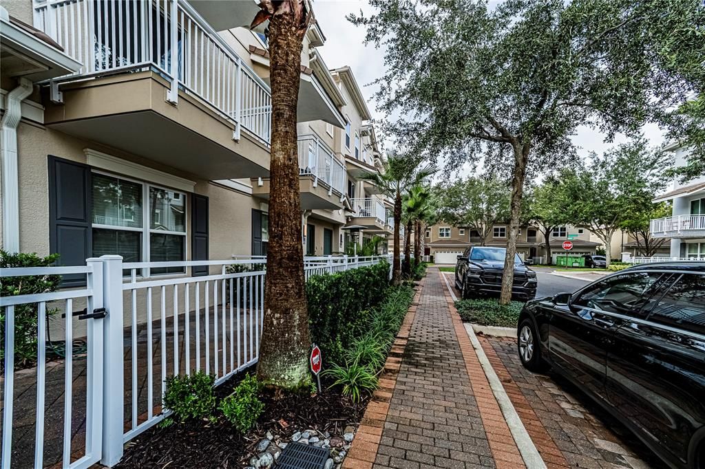 For Sale: $419,900 (3 beds, 3 baths, 1989 Square Feet)