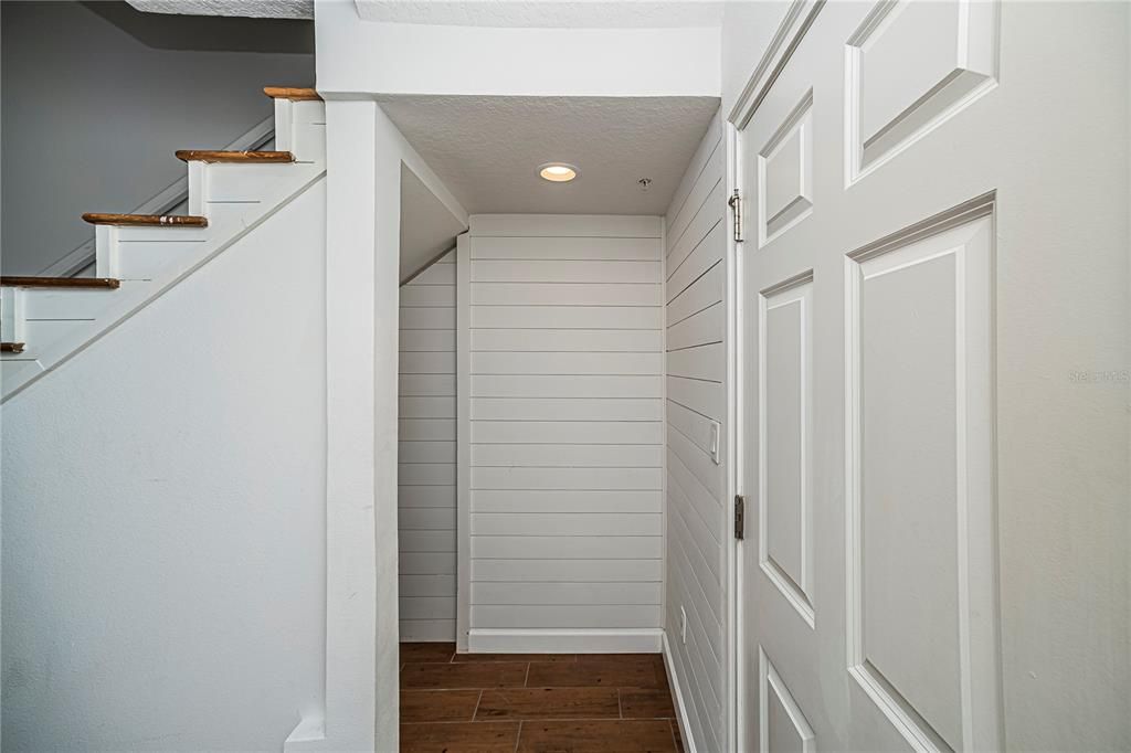 For Sale: $419,900 (3 beds, 3 baths, 1989 Square Feet)