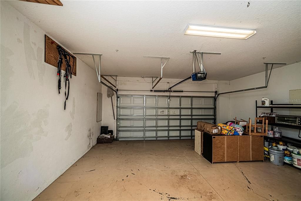 For Sale: $419,900 (3 beds, 3 baths, 1989 Square Feet)