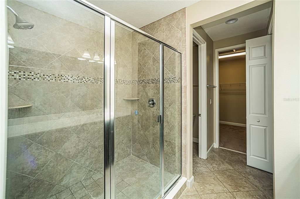 For Sale: $419,900 (3 beds, 3 baths, 1989 Square Feet)