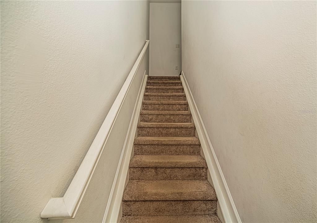 For Sale: $419,900 (3 beds, 3 baths, 1989 Square Feet)