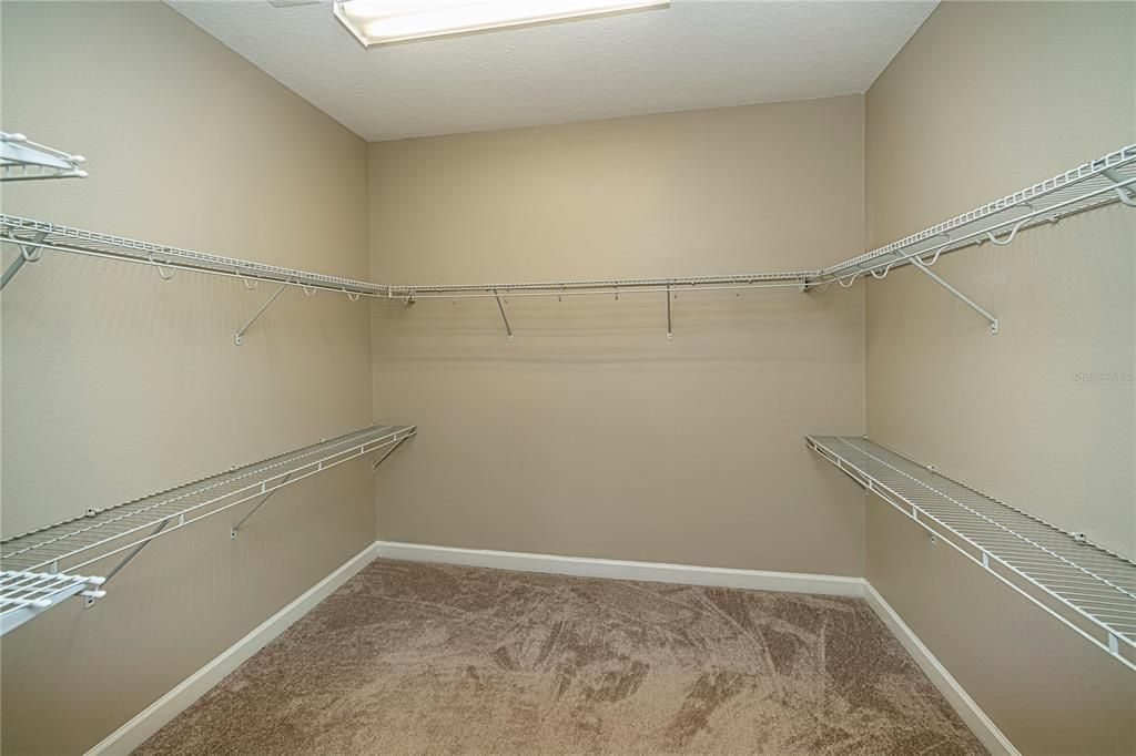 For Sale: $419,900 (3 beds, 3 baths, 1989 Square Feet)