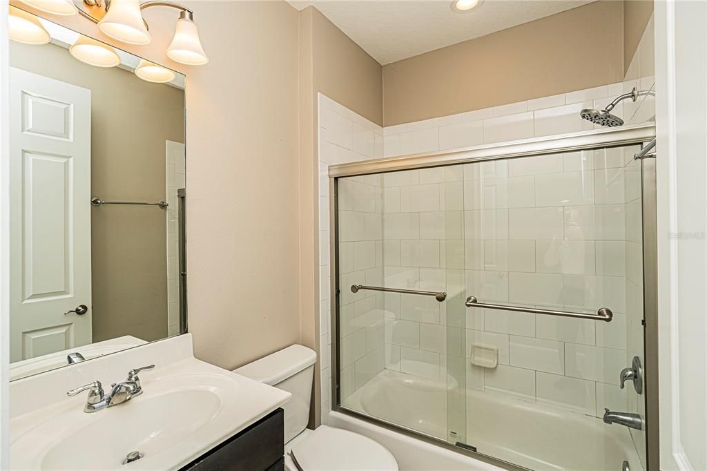 For Sale: $419,900 (3 beds, 3 baths, 1989 Square Feet)