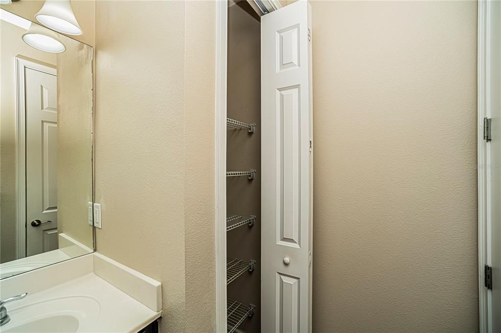 For Sale: $419,900 (3 beds, 3 baths, 1989 Square Feet)