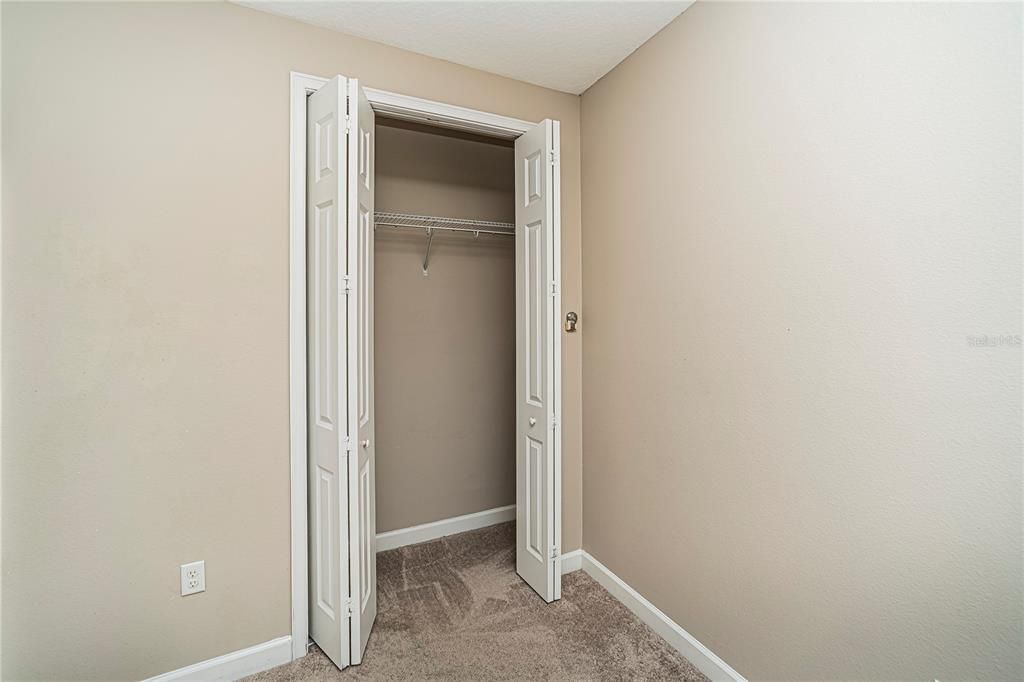 For Sale: $419,900 (3 beds, 3 baths, 1989 Square Feet)