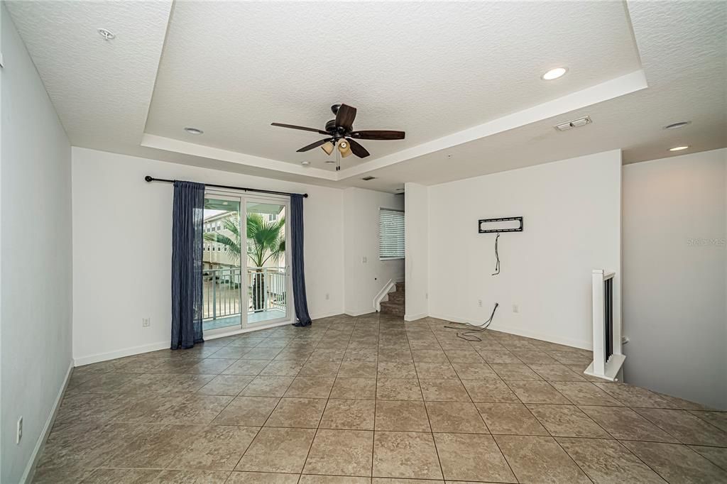 For Sale: $419,900 (3 beds, 3 baths, 1989 Square Feet)