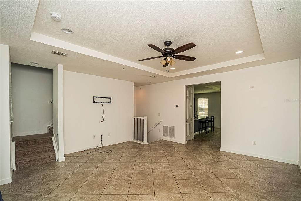 For Sale: $419,900 (3 beds, 3 baths, 1989 Square Feet)