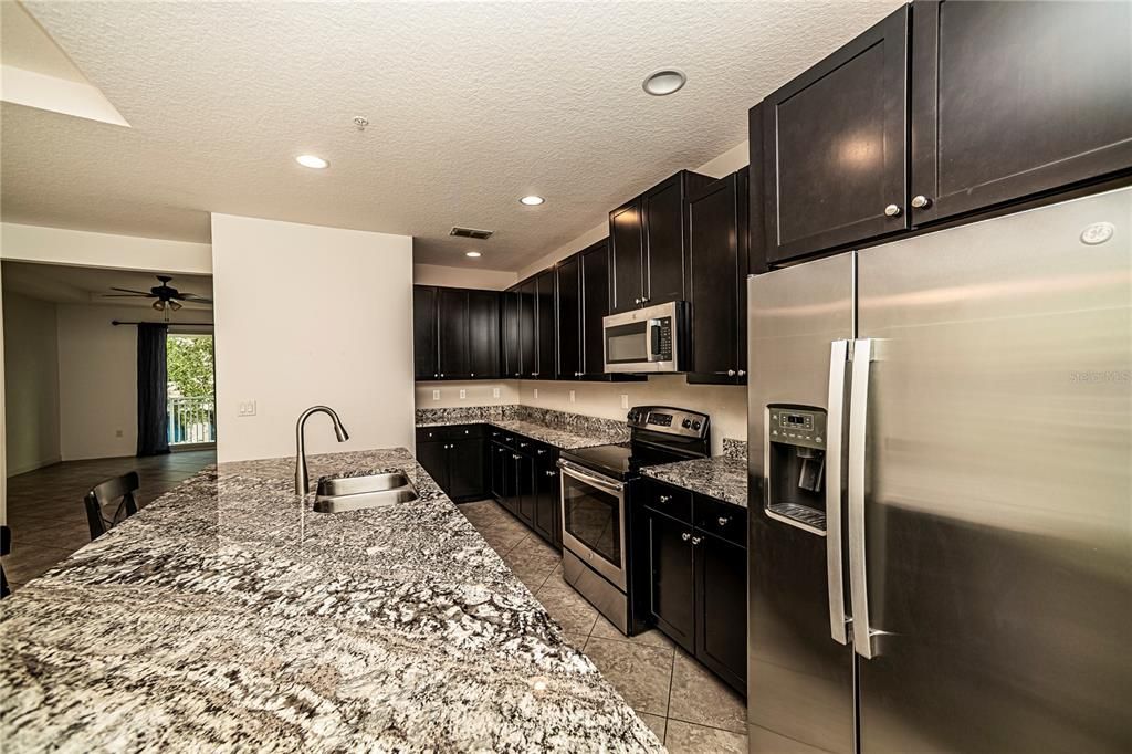 For Sale: $419,900 (3 beds, 3 baths, 1989 Square Feet)