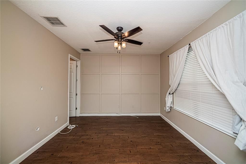 For Sale: $419,900 (3 beds, 3 baths, 1989 Square Feet)