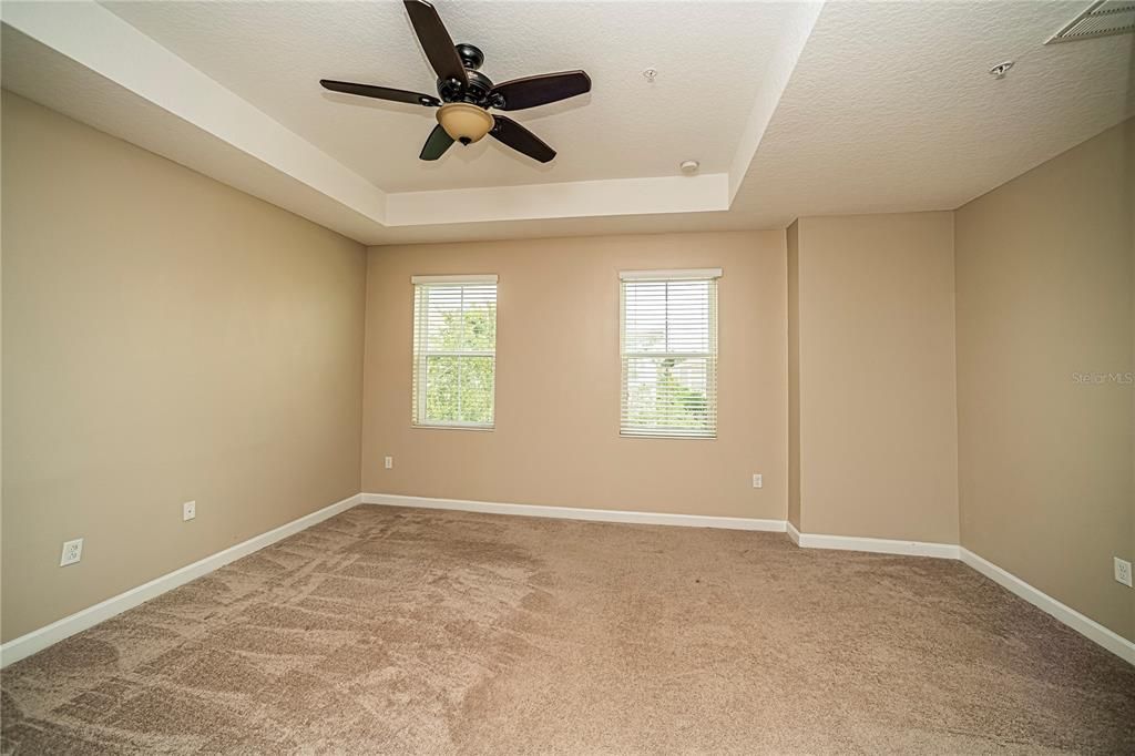 For Sale: $419,900 (3 beds, 3 baths, 1989 Square Feet)