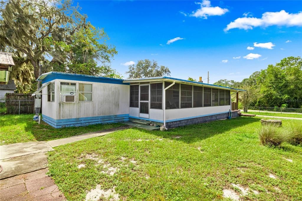 待售: $100,000 (2 贝兹, 1 浴室, 720 平方英尺)