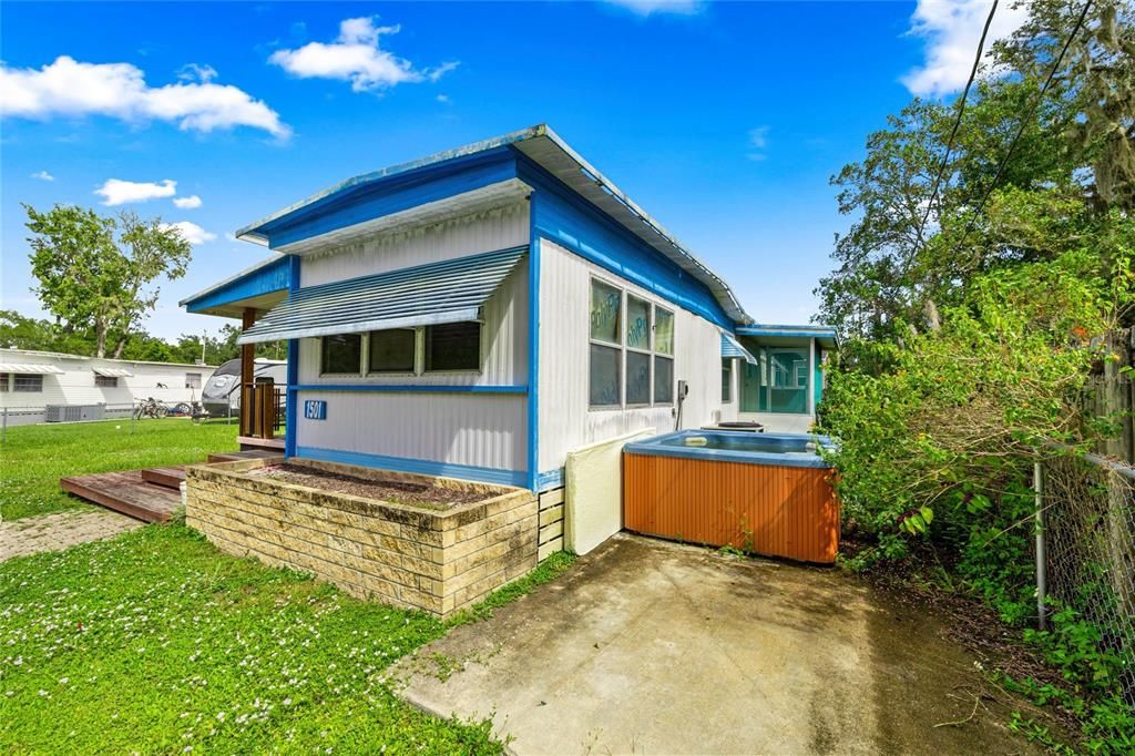 待售: $100,000 (2 贝兹, 1 浴室, 720 平方英尺)