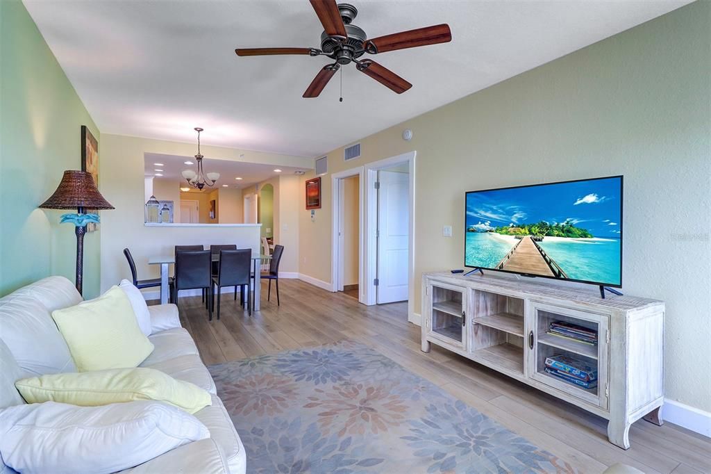 For Sale: $769,000 (2 beds, 2 baths, 1110 Square Feet)