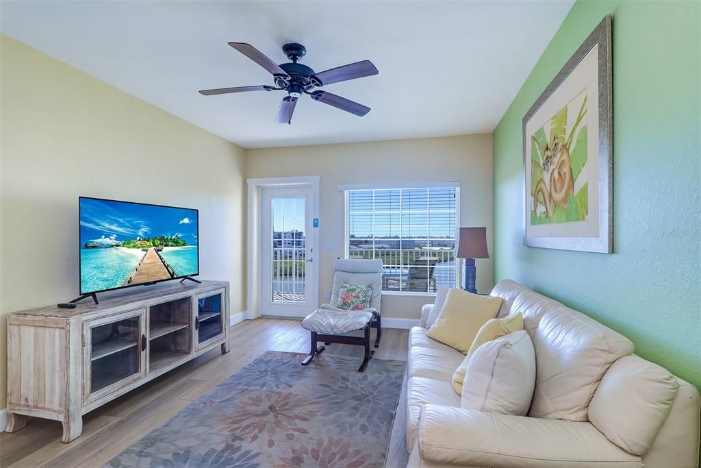 For Sale: $769,000 (2 beds, 2 baths, 1110 Square Feet)