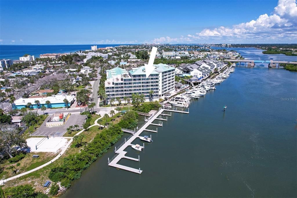 For Sale: $769,000 (2 beds, 2 baths, 1110 Square Feet)