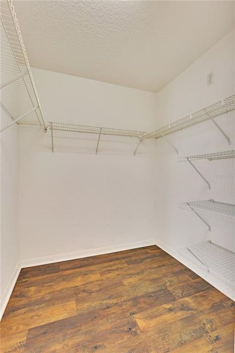 For Sale: $1,145,000 (4 beds, 2 baths, 2498 Square Feet)