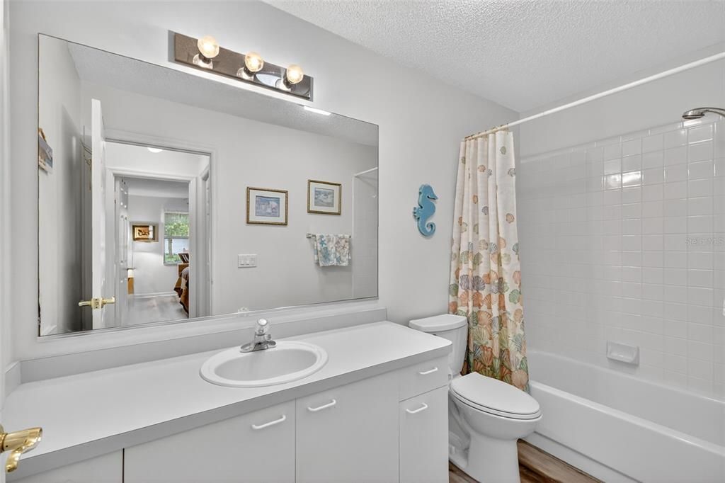 待售: $283,000 (2 贝兹, 2 浴室, 1383 平方英尺)