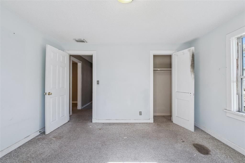 待售: $399,000 (2 贝兹, 1 浴室, 1004 平方英尺)