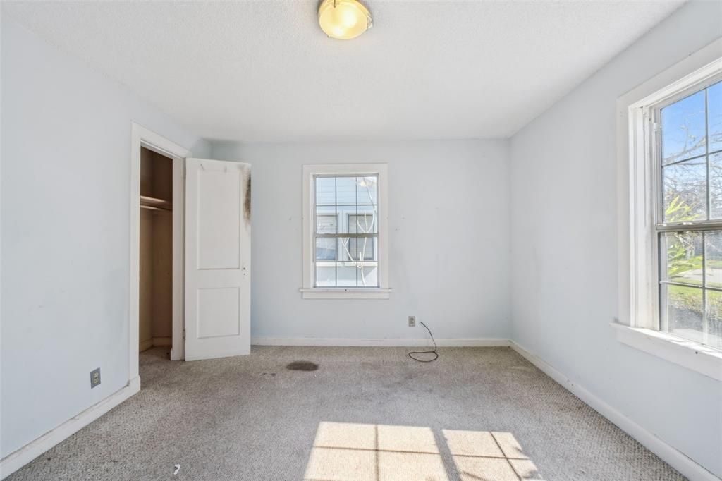 待售: $399,000 (2 贝兹, 1 浴室, 1004 平方英尺)