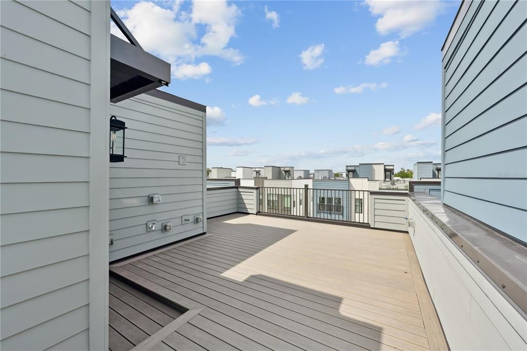 For Sale: $599,000 (3 beds, 3 baths, 1815 Square Feet)