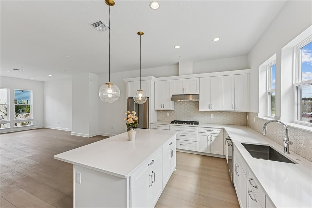 For Sale: $599,000 (3 beds, 3 baths, 1815 Square Feet)